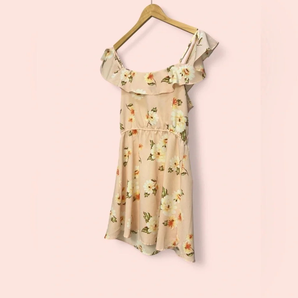 Sweet Wanderer Soft Blush Pink Floral Ruffle Cold Shoulder Mini Dress Large - Picture 6 of 9